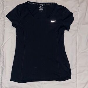 Nike women’s dry fit short sleeve T-shirt